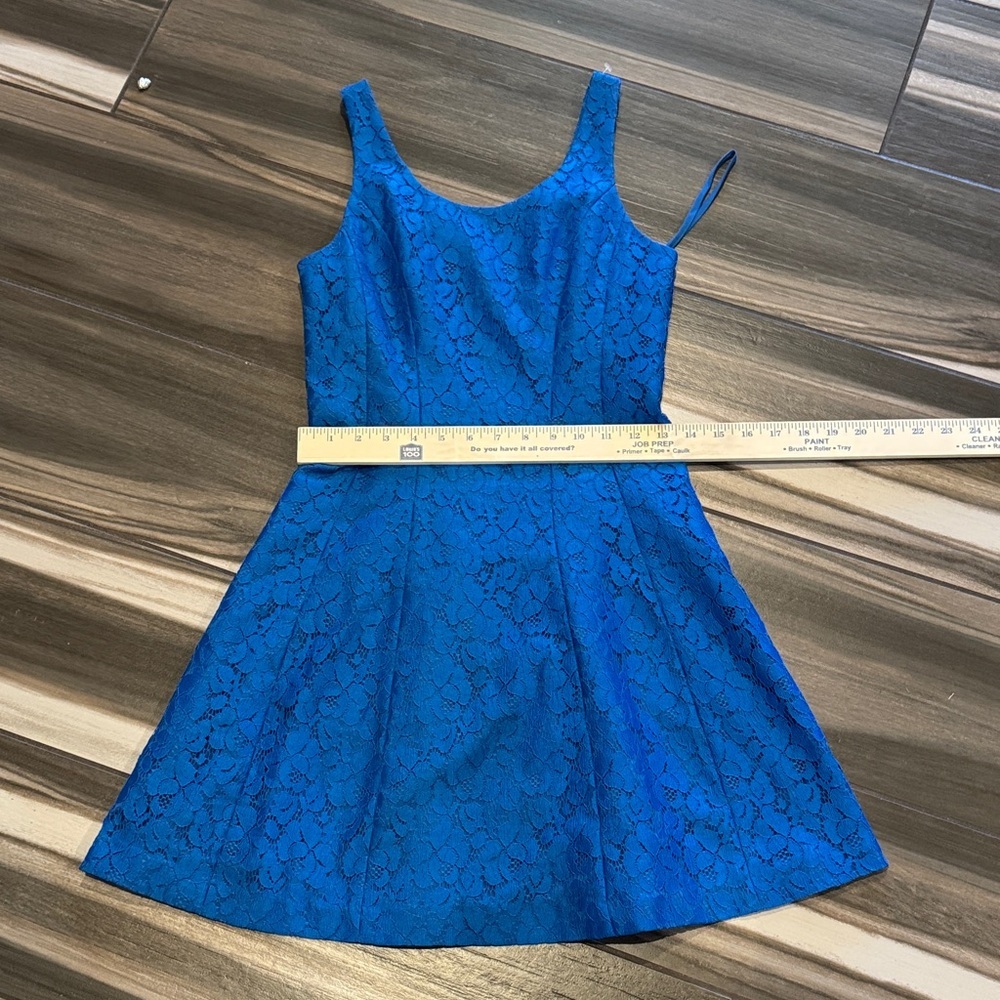 Elegant Blue Lace Mini Dress